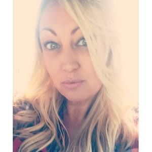 Meet your Posher, Dena